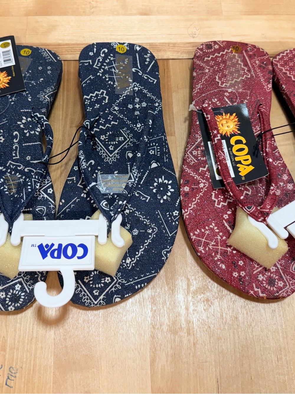 Men’s Bandana Print Flip-Flops - Navy & Burgundy - Picture 4 of 5